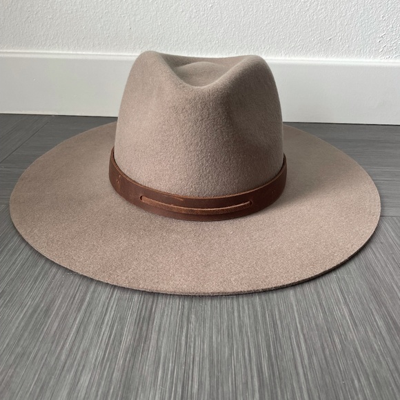 Tan Hat